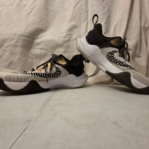 Nike Giannis Antetokounmpo Basketball Shoes - Size 11